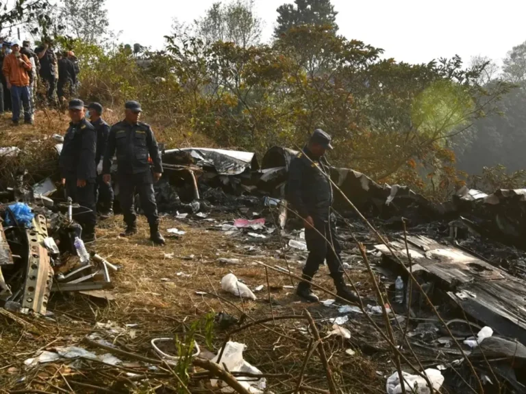 tragic plane crash in nepal